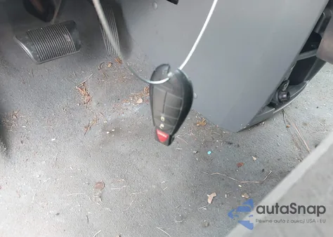 2008 Chrysler Town & Country Lx z USA, uszkodzony, nr VIN 2A8HR44H38R118098